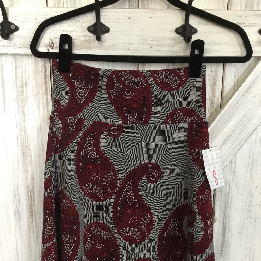 Paisley red and black azure skirt